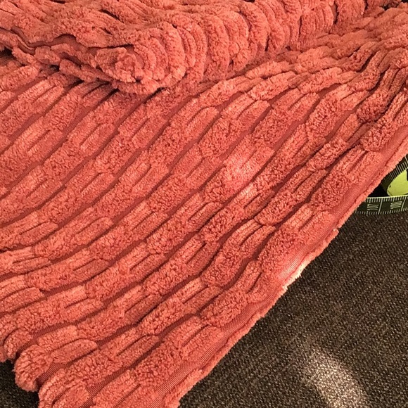 NWOT 2 Rust Pillow Shams - Picture 4 of 5